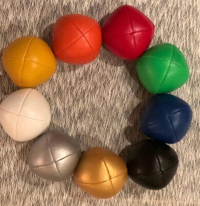 Jonglierbälle in verschiedenen Farben